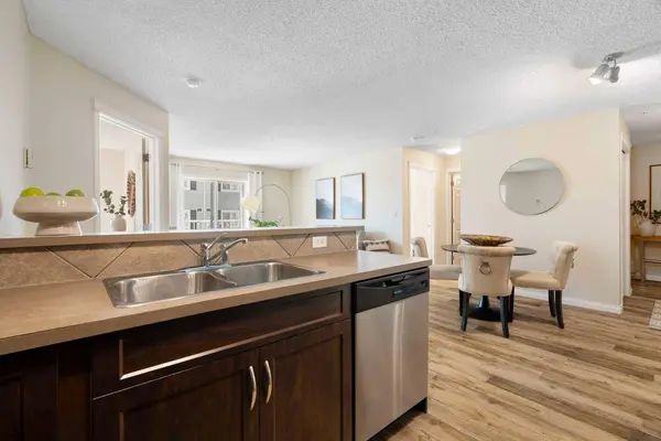 69 Country Village MNR NE #5209, Calgary, AB T3K 0P1