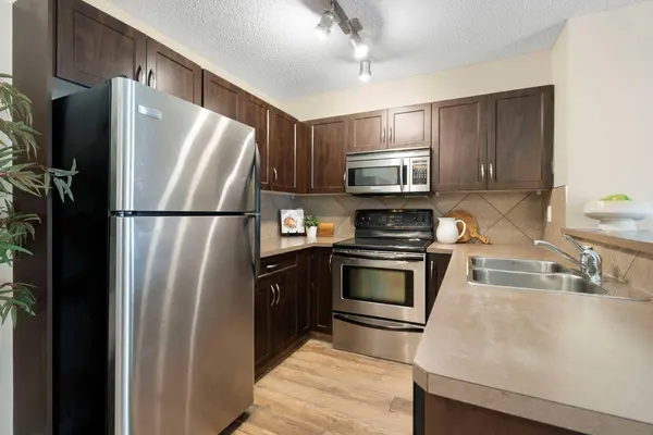 69 Country Village MNR NE #5209, Calgary, AB T3K 0P1