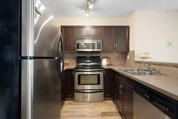 69 Country Village MNR NE #5209, Calgary, AB T3K 0P1