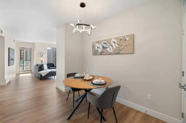 910 5 AVE SW #1906, Calgary, AB T2P 0C3