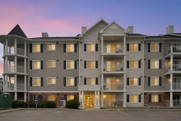 31 Country Village MNR NE #4314, Calgary, AB T3K0T3