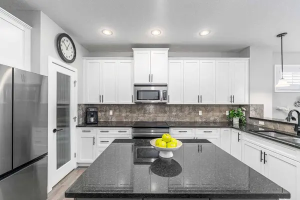 141 Copperpond Bay SE, Calgary, AB T2Z0R2