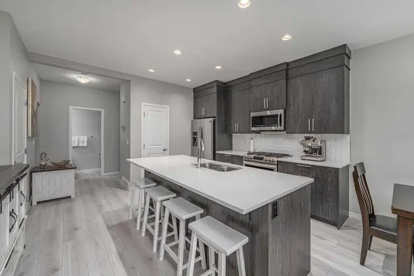 1040 Seton CIR SE, Calgary, AB T3M 2V9