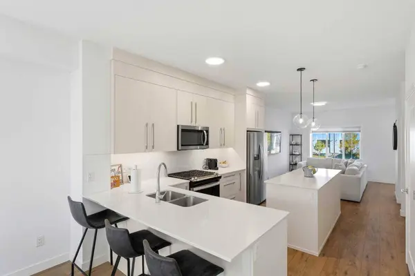 7395 202 AVE SE, Calgary, AB T3S0E8
