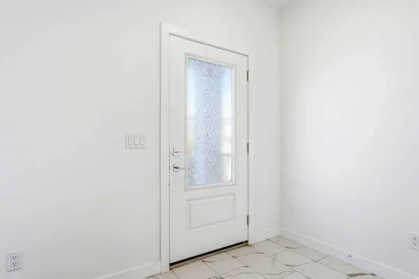 7395 202 AVE SE, Calgary, AB T3S0E8