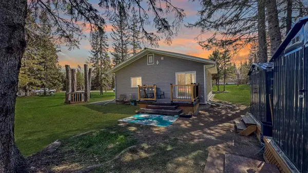 968 1 AVE NE, Sundre, AB T0M1X0
