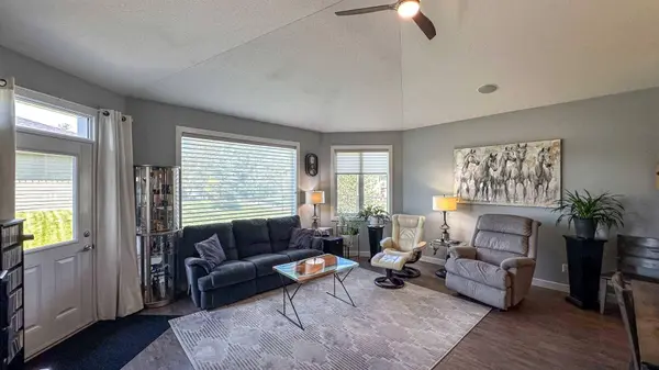 610 4 AVE SW #9, Sundre, AB T0M1X0