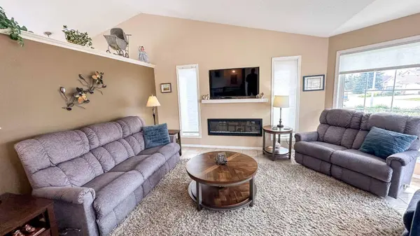 220 10 AVE NE, Sundre, AB T0M1X0