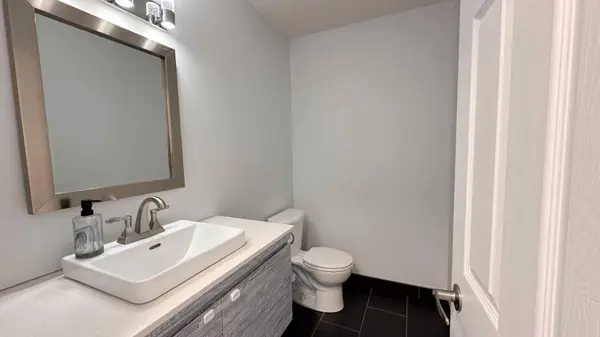 405 1 AVE NW, Sundre, AB T0M 1X0