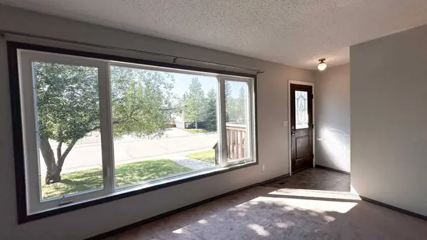 204 10 AVE NE, Sundre, AB T0M1X0