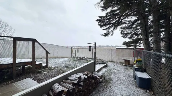 420 Centre ST N #5, Sundre, AB T0M1X0