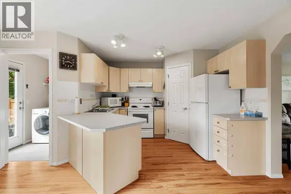 172 Citadel Bluff Close NW, Calgary, AB T3G5E3