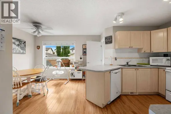 172 Citadel Bluff Close NW, Calgary, AB T3G5E3