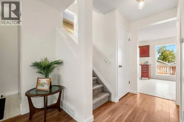 91 Hidden Crescent NW, Calgary, AB T3A5L4