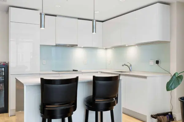 1122 3 ST SE #2706, 0046, AB T2G 1H7