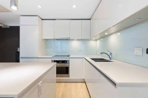 1122 3 ST SE #2706, Calgary, AB T2G 1H7