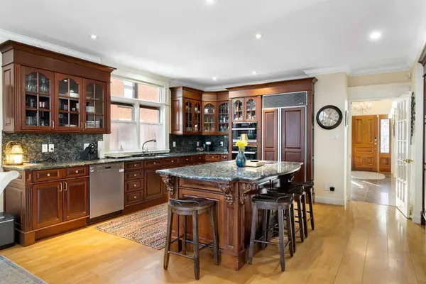 1727 24 ST SW, Calgary, AB T3C 1J2