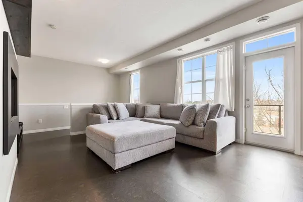 96 Cranarch RD SE, Calgary, AB T3M0V9