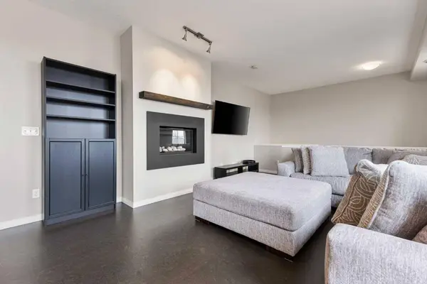96 Cranarch RD SE, Calgary, AB T3M0V9