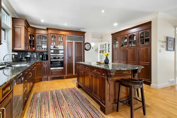 1727 24 ST SW, Calgary, AB T3C 1J2