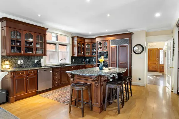 1727 24 ST SW, Calgary, AB T3C 1J2