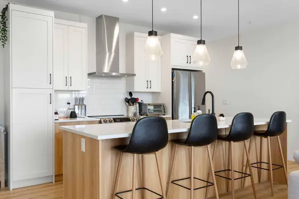 200 Seton CIR SE #6103, Calgary, AB T3M 3N8