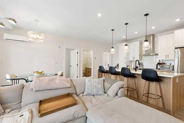 200 Seton CIR SE #6103, Calgary, AB T3M 3N8