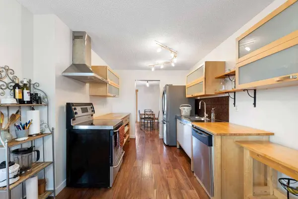 84 Abingdon CRES NE, Calgary, AB T2A 6S3