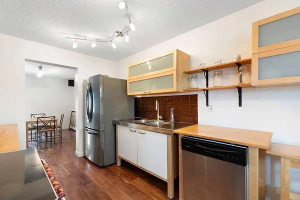 84 Abingdon CRES NE, Calgary, AB T2A 6S3