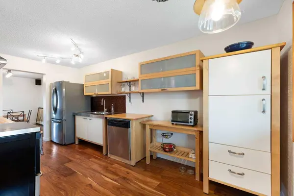 84 Abingdon CRES NE, Calgary, AB T2A 6S3