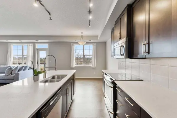 96 Cranarch RD SE, Calgary, AB T3M0V9