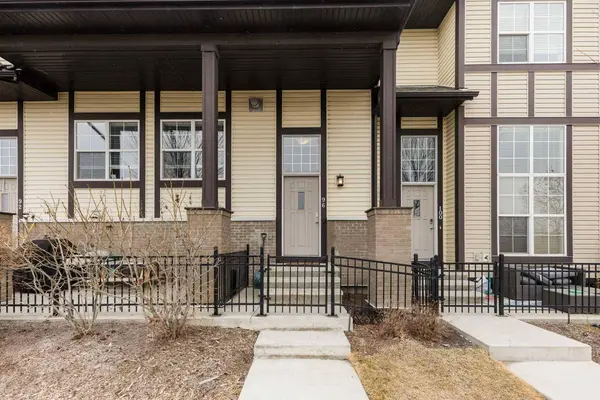 96 Cranarch RD SE, Calgary, AB T3M0V9