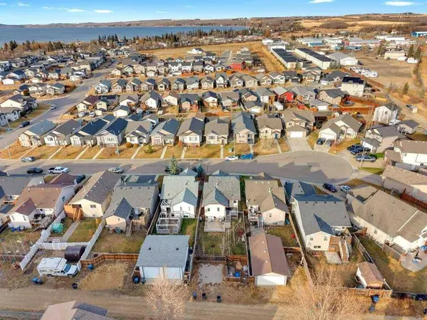 8 Horne Close, Sylvan Lake, AB T4S 0C4