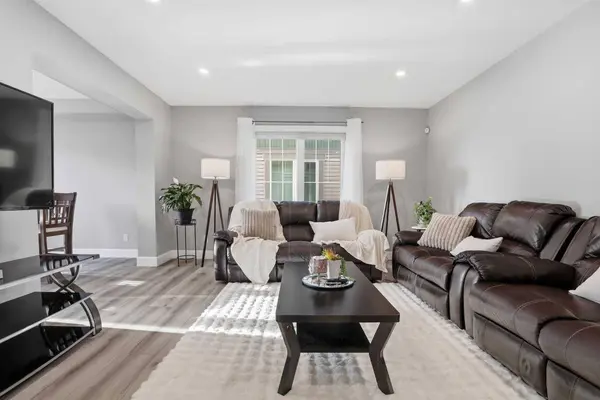 52 Windstone GN SW, Airdrie, AB T4B 0N5