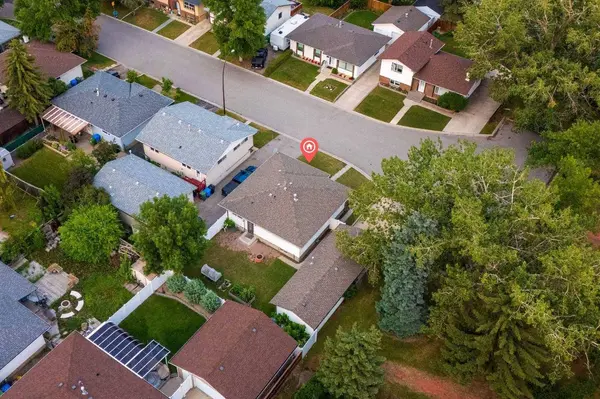 239 Lynnover PL SE, Calgary, AB T2C1L5