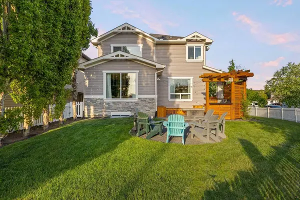 318 Coopers DR SW, Airdrie, AB T4B0L8