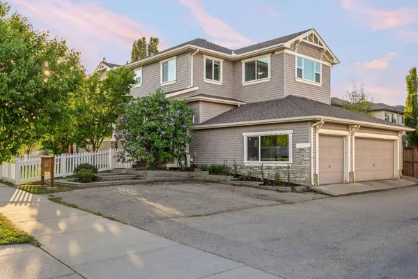 318 Coopers DR SW