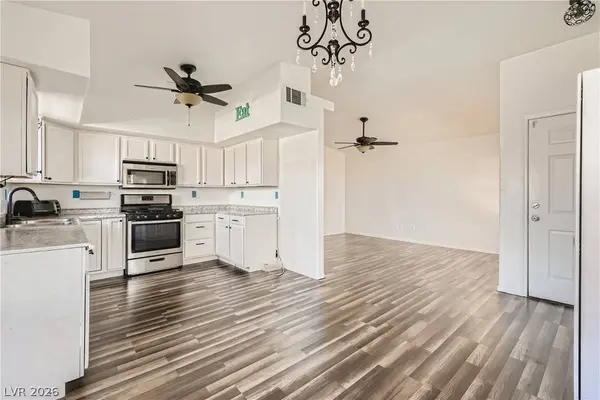 520 Arrowhead TRL #1424, Henderson, NV 89015
