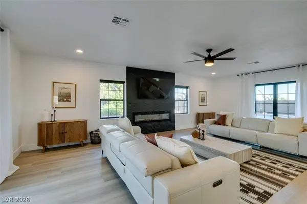 1860 Ski Slope CIR, Las Vegas, NV 89117