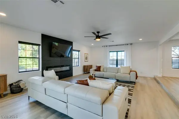 1860 Ski Slope CIR, Las Vegas, NV 89117