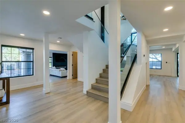 1860 Ski Slope CIR, Las Vegas, NV 89117