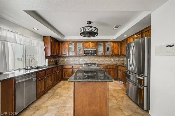 664 Pacific Star CT, Las Vegas, NV 89183