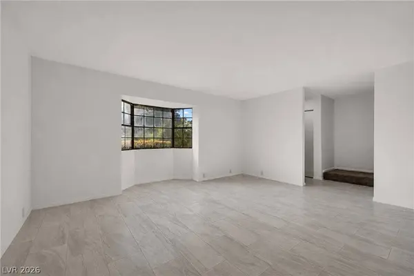 566 Tam O Shanter, Las Vegas, NV 89109