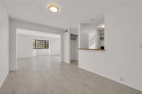 566 Tam O Shanter, Las Vegas, NV 89109