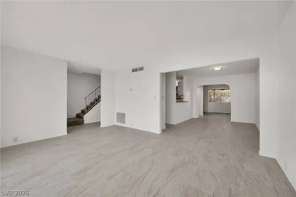 566 Tam O Shanter, Las Vegas, NV 89109