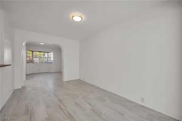 566 Tam O Shanter, Las Vegas, NV 89109