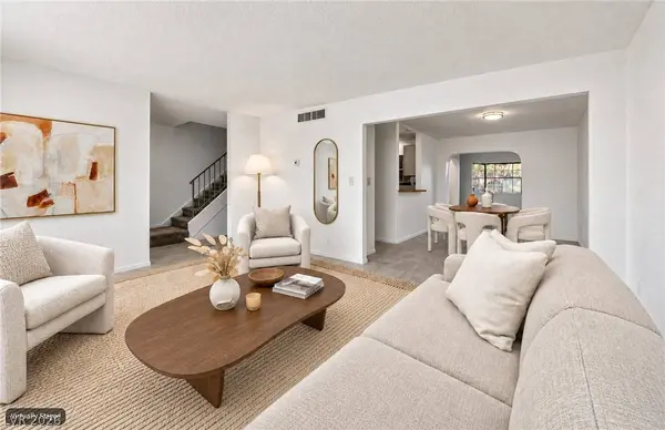 566 Tam O Shanter, Las Vegas, NV 89109