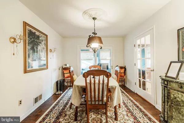 338 BROWN ST, Burlington, NJ 08016