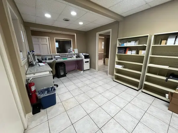 6067 N Northwest HWY, Chicago, IL 60631