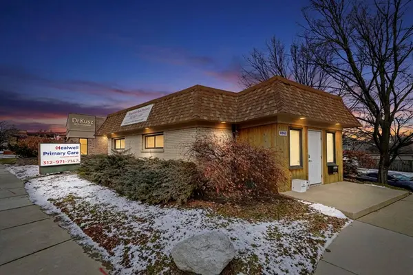 6067 N Northwest HWY, Chicago, IL 60631